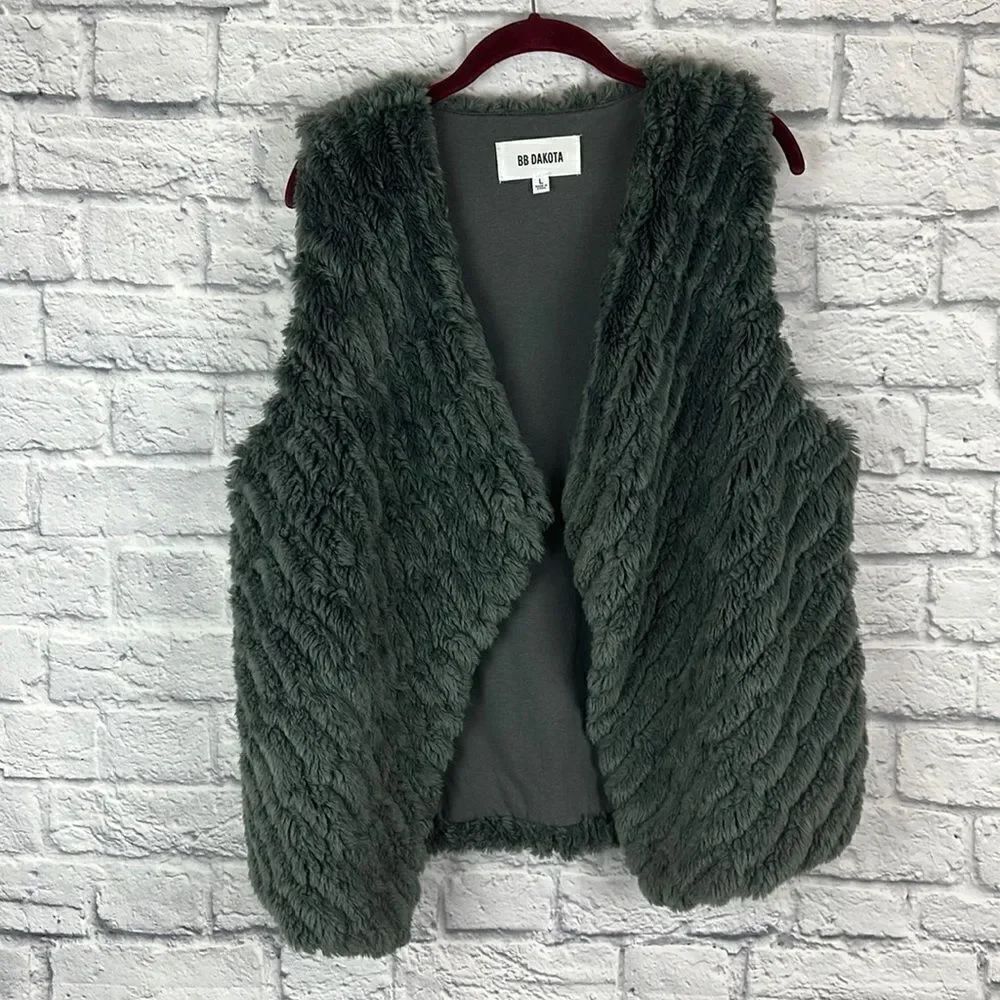 BB Dakota Faux Fur Gray Vest Size Large